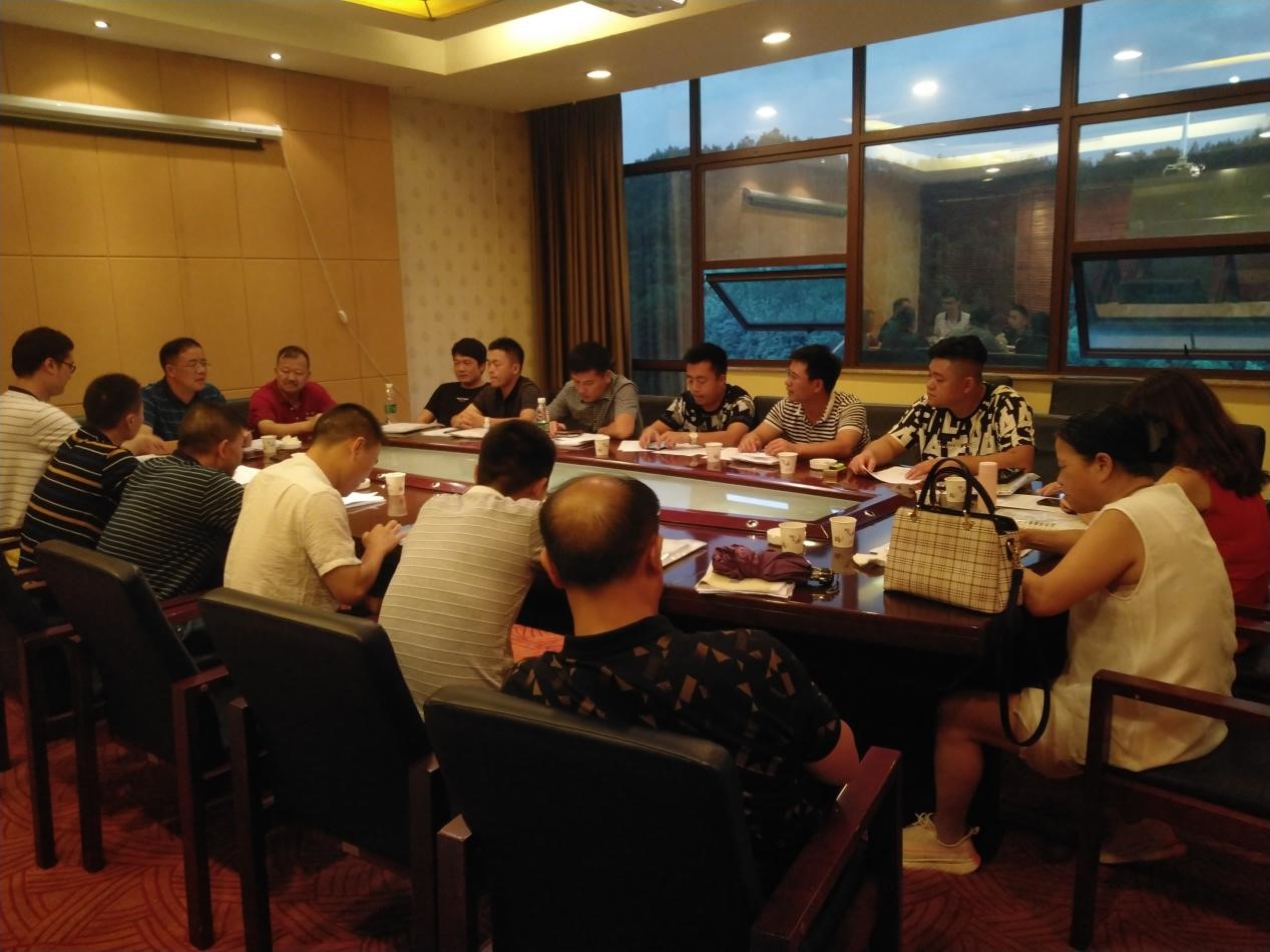 廣西團隊的小組會議，何譽軍先生親自坐鎮(zhèn)